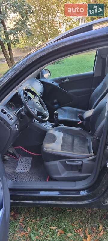 Позашляховик / Кросовер Volkswagen Tiguan 2011 в Києві