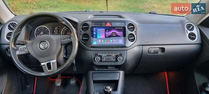 Позашляховик / Кросовер Volkswagen Tiguan 2011 в Києві