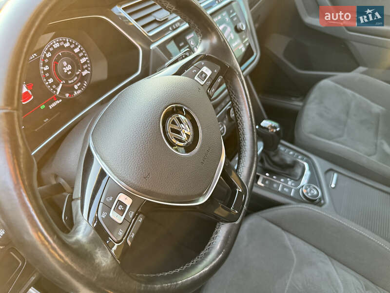 Внедорожник / Кроссовер Volkswagen Tiguan 2017 в Луцке