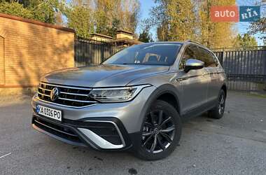 Внедорожник / Кроссовер Volkswagen Tiguan 2023 в Киеве