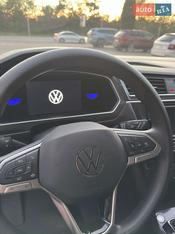 Внедорожник / Кроссовер Volkswagen Tiguan 2023 в Тернополе