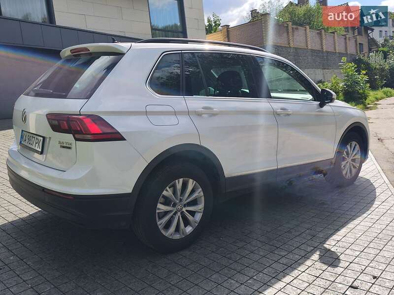 Внедорожник / Кроссовер Volkswagen Tiguan 2016 в Киеве