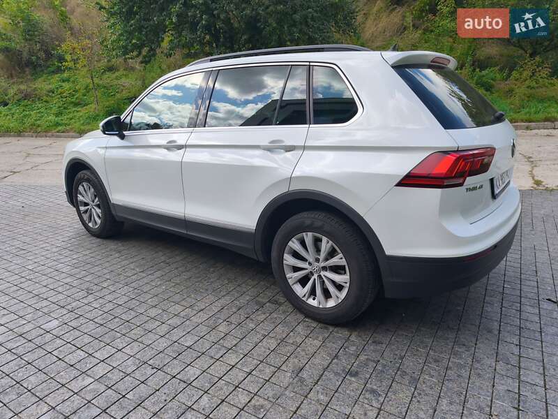 Внедорожник / Кроссовер Volkswagen Tiguan 2016 в Киеве
