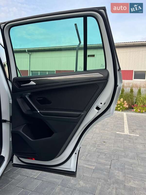 Позашляховик / Кросовер Volkswagen Tiguan 2016 в Луцьку