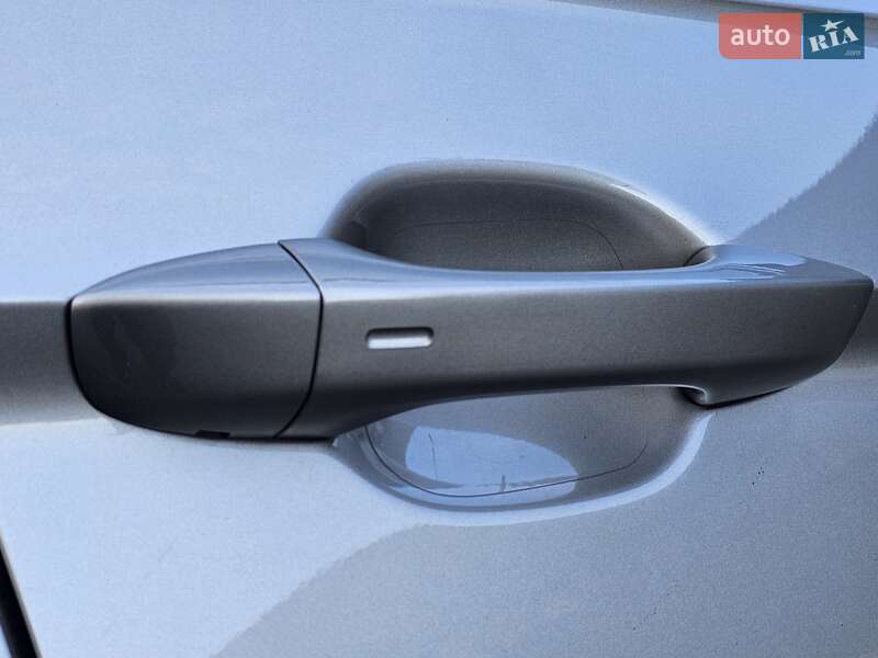 Внедорожник / Кроссовер Volkswagen Tiguan 2020 в Киеве