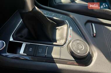 Внедорожник / Кроссовер Volkswagen Tiguan 2021 в 