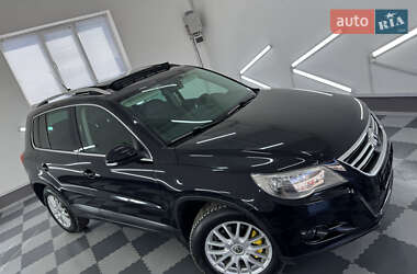 Внедорожник / Кроссовер Volkswagen Tiguan 2011 в 