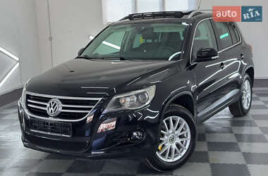 Внедорожник / Кроссовер Volkswagen Tiguan 2011 в 
