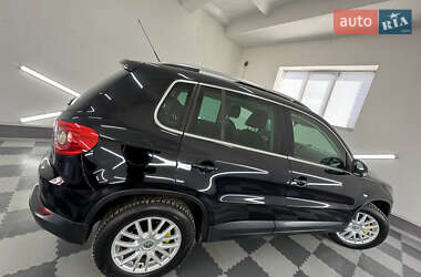 Внедорожник / Кроссовер Volkswagen Tiguan 2011 в 