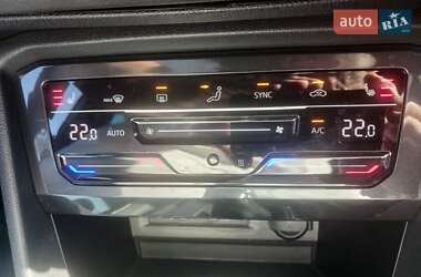 Внедорожник / Кроссовер Volkswagen Tiguan 2021 в 