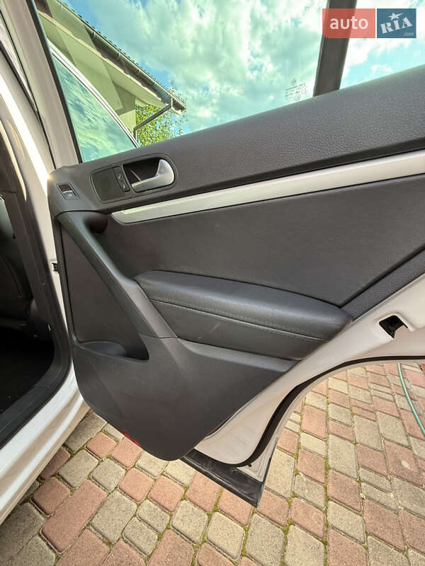 Внедорожник / Кроссовер Volkswagen Tiguan 2015 в Стрые