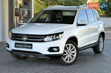 Внедорожник / Кроссовер Volkswagen Tiguan 2015 в Николаеве