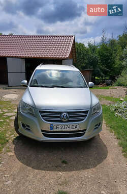 Внедорожник / Кроссовер Volkswagen Tiguan 2011 в Черновцах