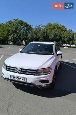 Внедорожник / Кроссовер Volkswagen Tiguan 2018 в Одессе