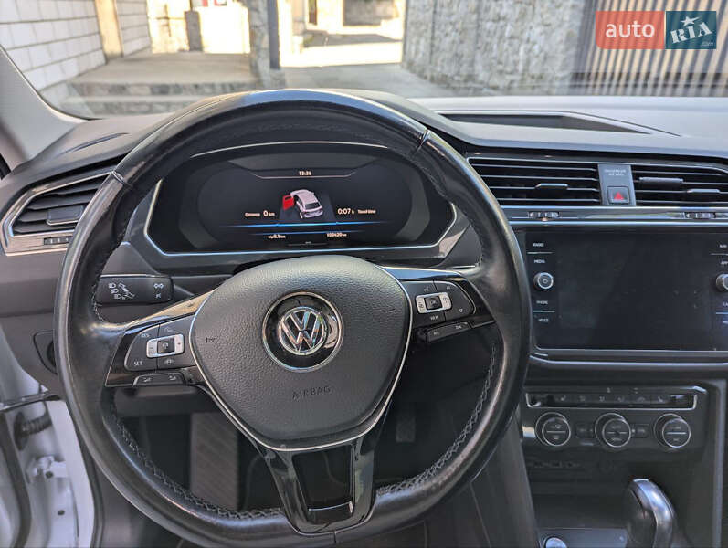 Внедорожник / Кроссовер Volkswagen Tiguan 2018 в Киеве фото 39 Внедорожник / Кроссовер Volkswagen Tiguan 2018 в Киеве