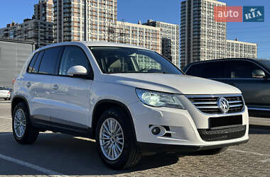 Внедорожник / Кроссовер Volkswagen Tiguan 2008 в Киеве