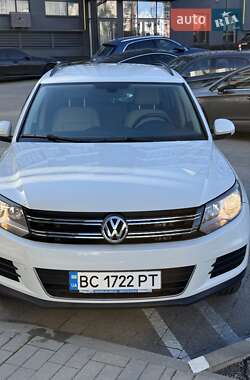 Внедорожник / Кроссовер Volkswagen Tiguan 2015 в Львове