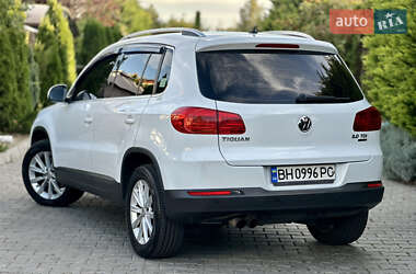 Внедорожник / Кроссовер Volkswagen Tiguan 2013 в 