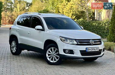 Внедорожник / Кроссовер Volkswagen Tiguan 2013 в 