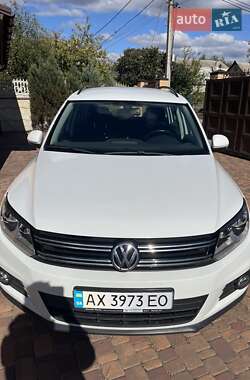 Внедорожник / Кроссовер Volkswagen Tiguan 2016 в Харькове
