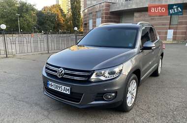 Позашляховик / Кросовер Volkswagen Tiguan 2015 в Одесі
