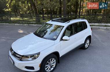 Позашляховик / Кросовер Volkswagen Tiguan 2017 в Хмільнику