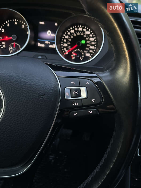 Внедорожник / Кроссовер Volkswagen Tiguan 2018 в Владимире