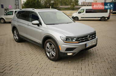 Внедорожник / Кроссовер Volkswagen Tiguan 2019 в 