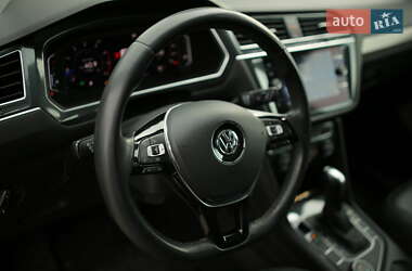 Внедорожник / Кроссовер Volkswagen Tiguan 2019 в 