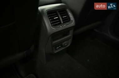 Внедорожник / Кроссовер Volkswagen Tiguan 2019 в 