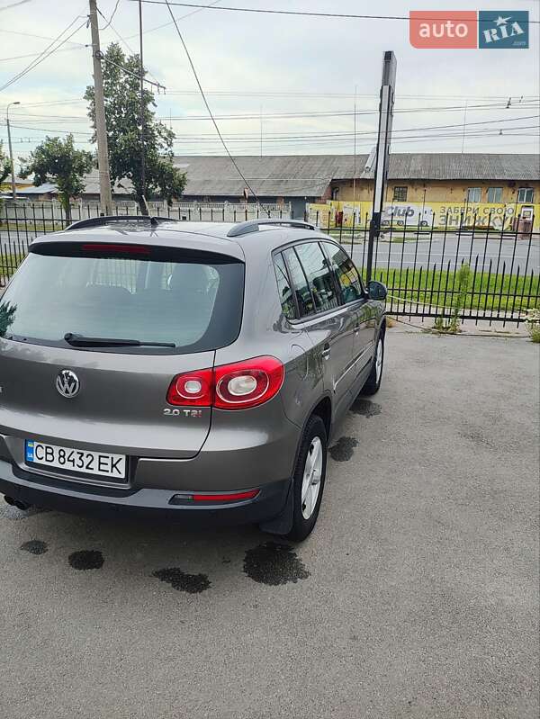 Позашляховик / Кросовер Volkswagen Tiguan 2009 в Чернігові