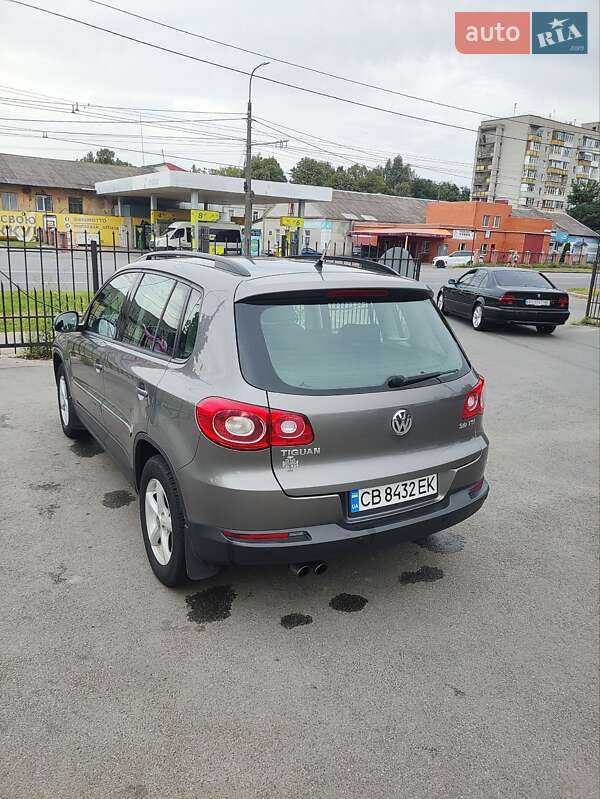 Позашляховик / Кросовер Volkswagen Tiguan 2009 в Чернігові