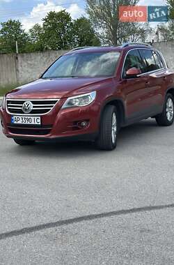 Внедорожник / Кроссовер Volkswagen Tiguan 2010 в Запорожье