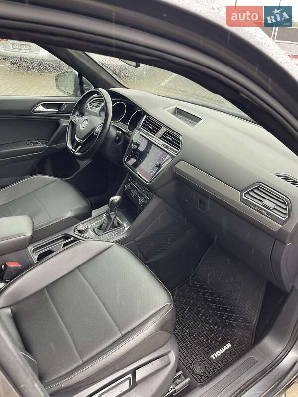 Позашляховик / Кросовер Volkswagen Tiguan 2017 в Львові