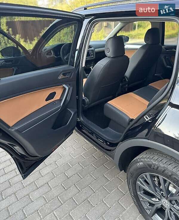 Внедорожник / Кроссовер Volkswagen Tiguan 2022 в Киеве