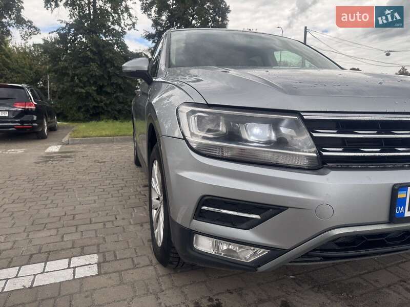 Внедорожник / Кроссовер Volkswagen Tiguan 2019 в 