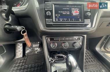 Внедорожник / Кроссовер Volkswagen Tiguan 2019 в 