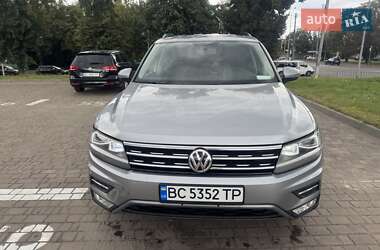 Внедорожник / Кроссовер Volkswagen Tiguan 2019 в 