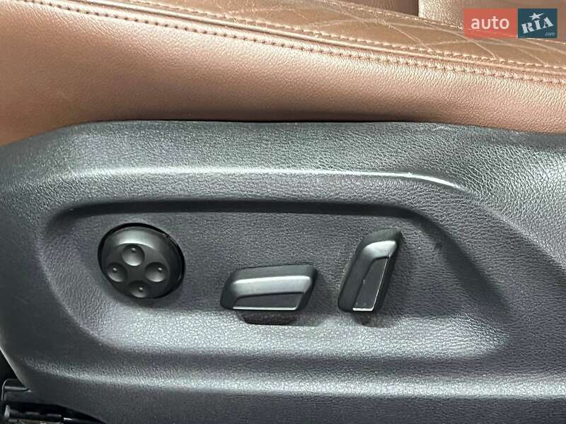 Позашляховик / Кросовер Volkswagen Tiguan 2016 в Одесі