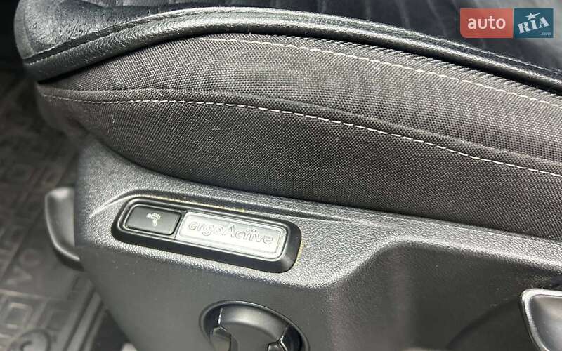 Внедорожник / Кроссовер Volkswagen Tiguan 2018 в Черновцах