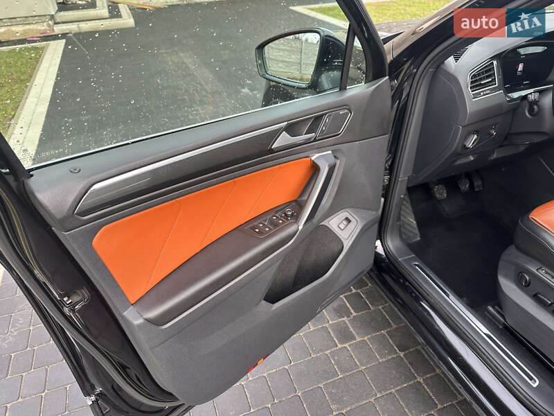 Внедорожник / Кроссовер Volkswagen Tiguan 2016 в Коростене