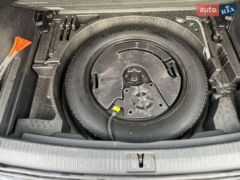 Внедорожник / Кроссовер Volkswagen Tiguan 2016 в Коростене