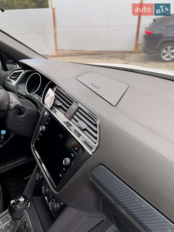 Внедорожник / Кроссовер Volkswagen Tiguan 2021 в Киеве