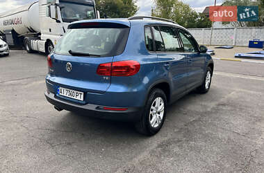 Внедорожник / Кроссовер Volkswagen Tiguan 2016 в 