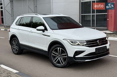 Внедорожник / Кроссовер Volkswagen Tiguan 2022 в Киеве
