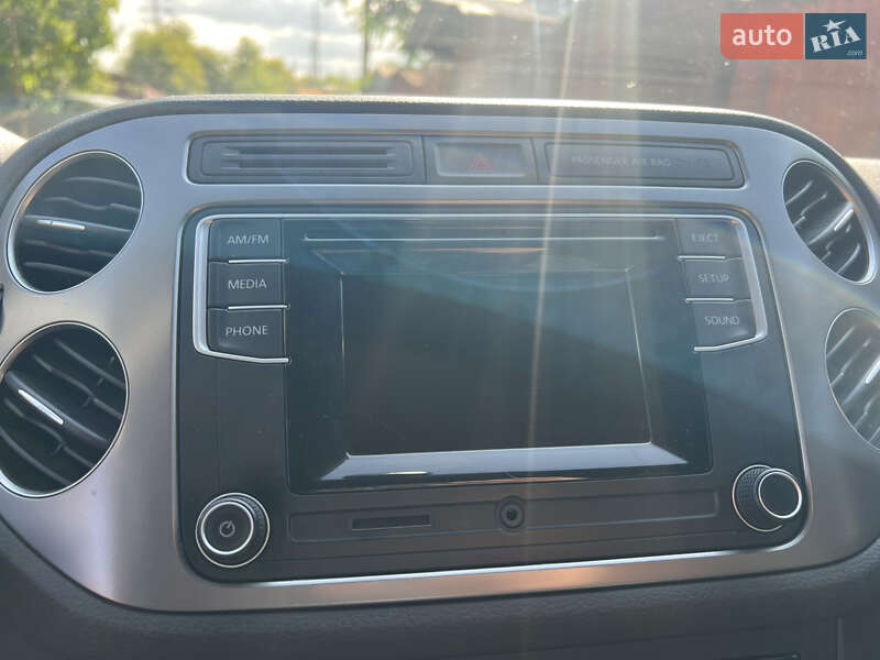 Внедорожник / Кроссовер Volkswagen Tiguan 2016 в Ужгороде