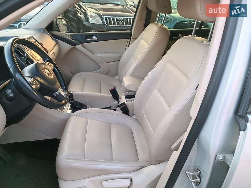 Внедорожник / Кроссовер Volkswagen Tiguan 2012 в Харькове