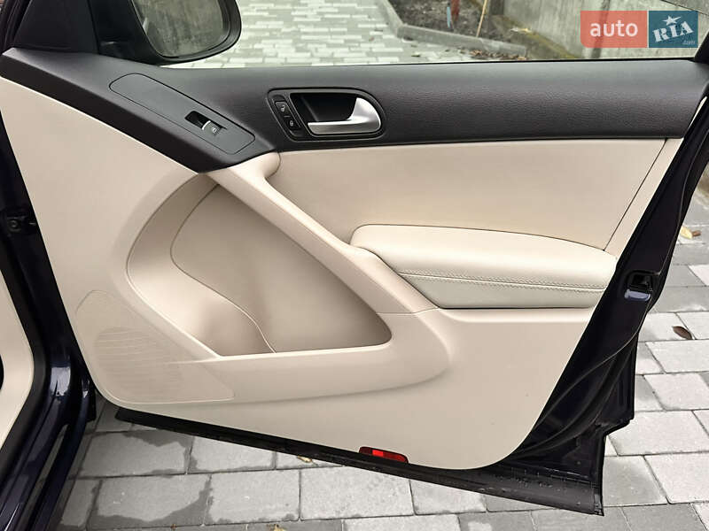 Внедорожник / Кроссовер Volkswagen Tiguan 2016 в Львове фото 36 Внедорожник / Кроссовер Volkswagen Tiguan 2016 в Львове