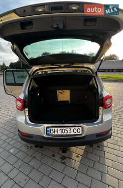 Внедорожник / Кроссовер Volkswagen Tiguan 2010 в 