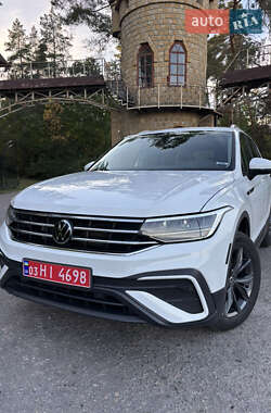 Внедорожник / Кроссовер Volkswagen Tiguan 2022 в Зенькове